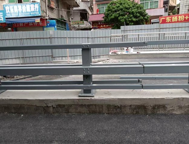 罗定防撞护栏